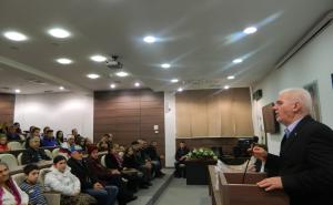  / Stipendije za učenika i studente slabijeg imovnog stanja i djeuc bez oba roditelja, FOTO: Opcinailidza.ba